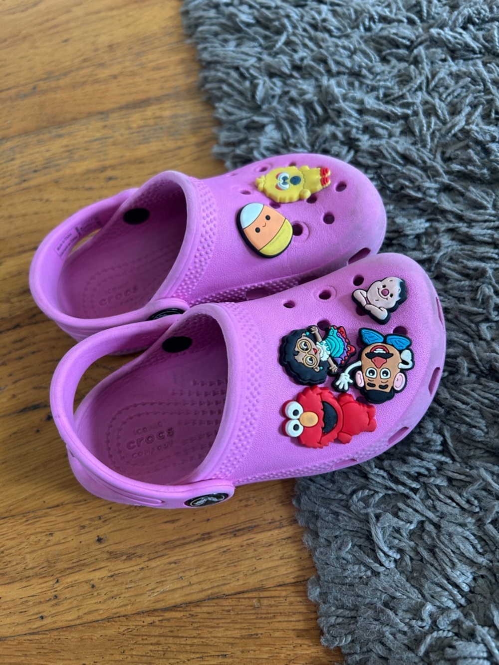 CROCS Kids Pink Classic Clog with Character Jibbitz Size 8